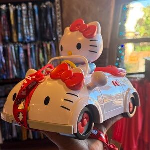 Hello Kitty Red and White Convertible Toy